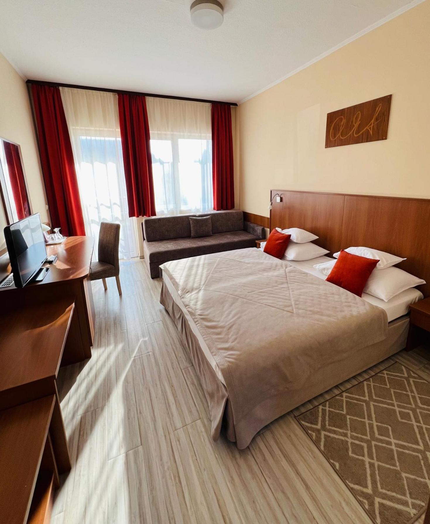 Art Hotel Superior ซาลาคาโรส ภายนอก รูปภาพ